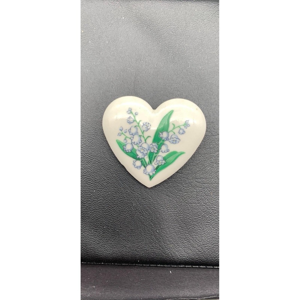 Vintage Avon Lily Of The Valley Heart Brooch Pin May Birthday Flower Bouquet - Picture 1 of 3
